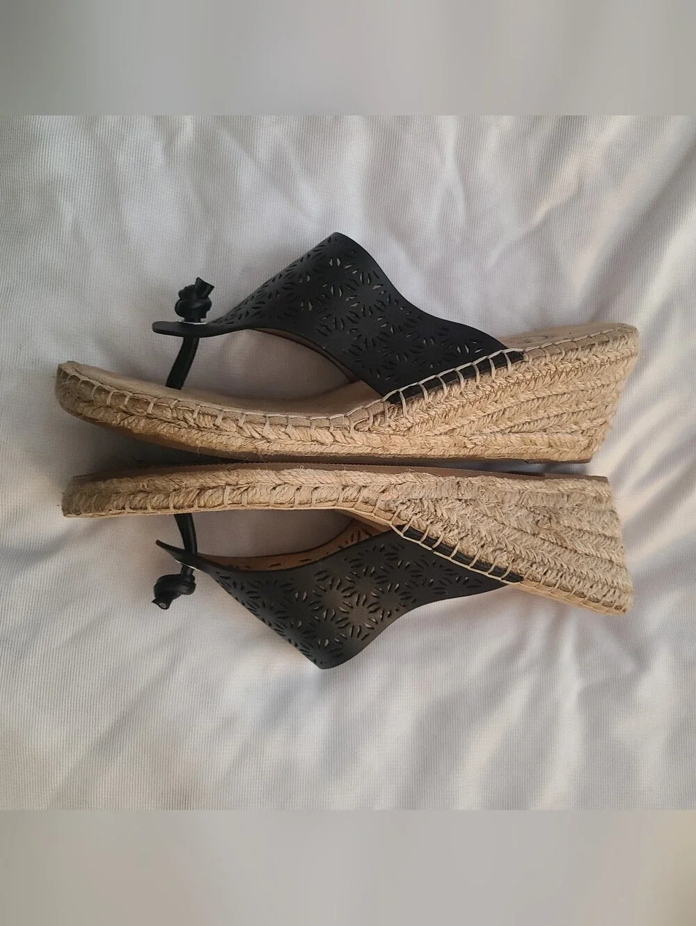 NEW White Mountain Beaux Perforated Wedge Sandals Black